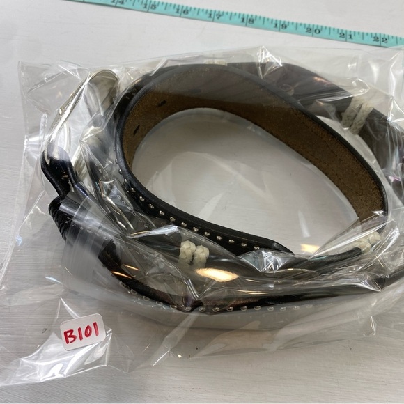 Ranger Belt Company Women’s Black Brown Concho Handtooled Leather Belt Sz 36 - Picture 14 of 14